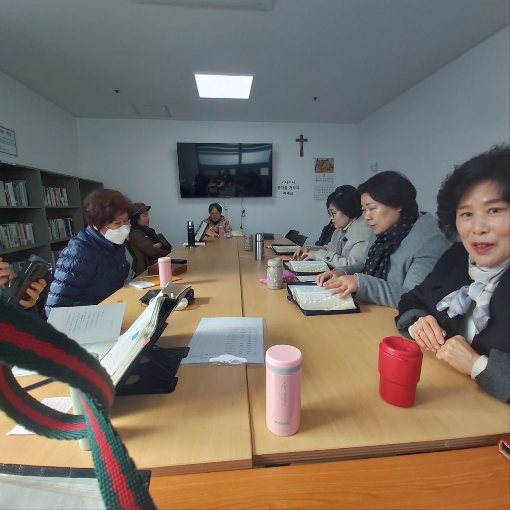성경공부반9명.jpg