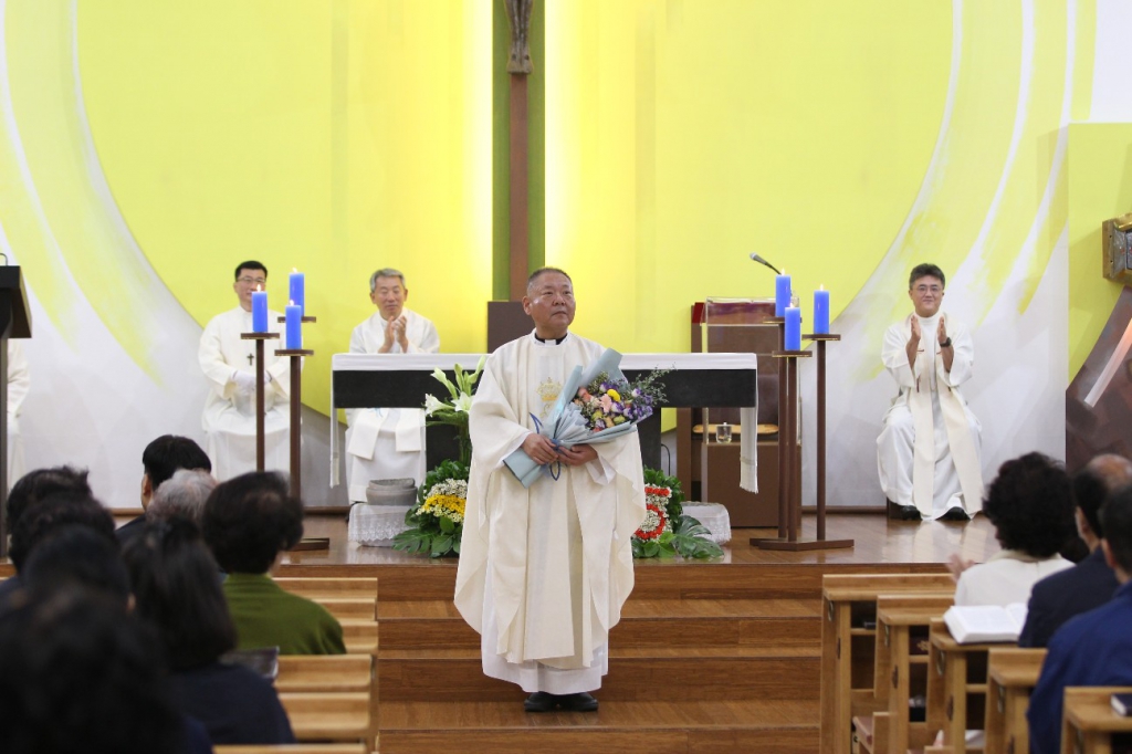 1.135주년 본당의날 이성주프란치스코신부님영명축일(202410.06).jpg