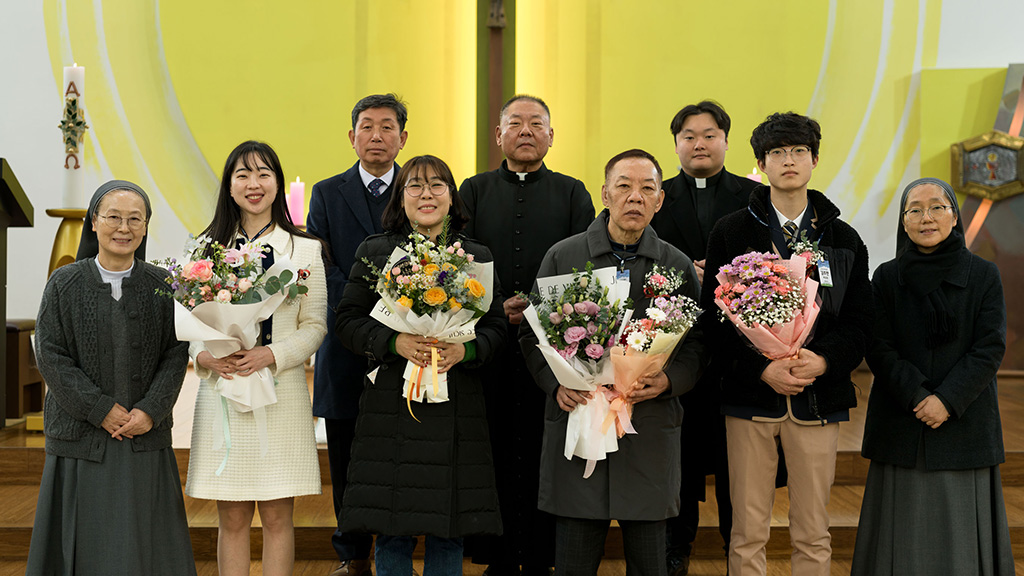 2.2024년 하반기 예비자 세례식 및 나눔봉사자 수료증여식 (2024.12.15).jpg