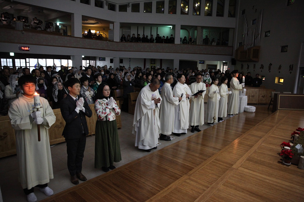 3.주님 성탄대축일 밤미사 (2024.12.25).jpg