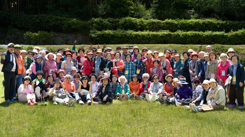 3.노인대학 윤봉문 묘지 성지순례(2024.05.17).jpg