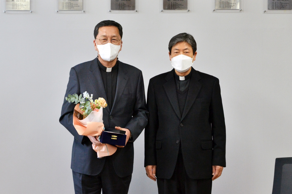 2022년 2월 윤용선 신부 창작성가 공모수상.jpeg