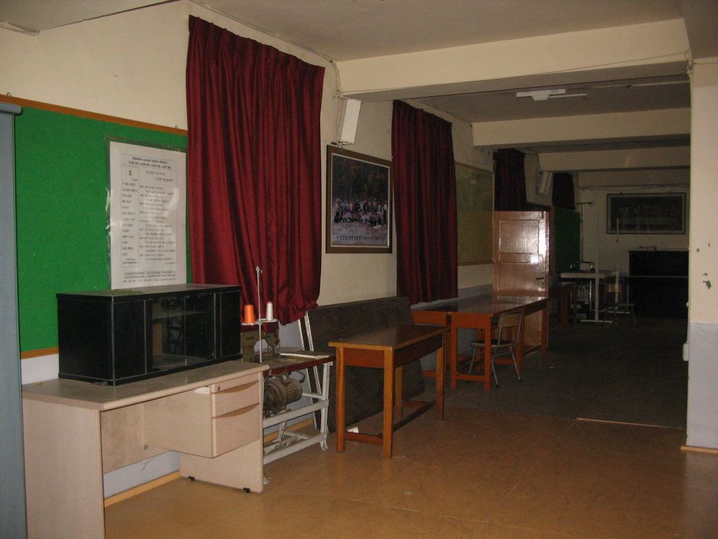 IMG 08-강당4.jpg