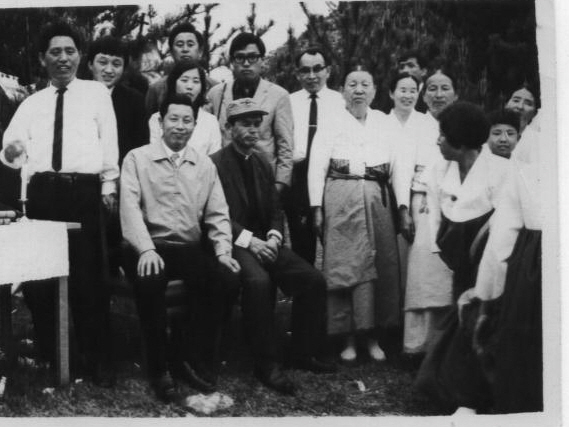 1970년(옥외행사, 기찰수도원).jpg