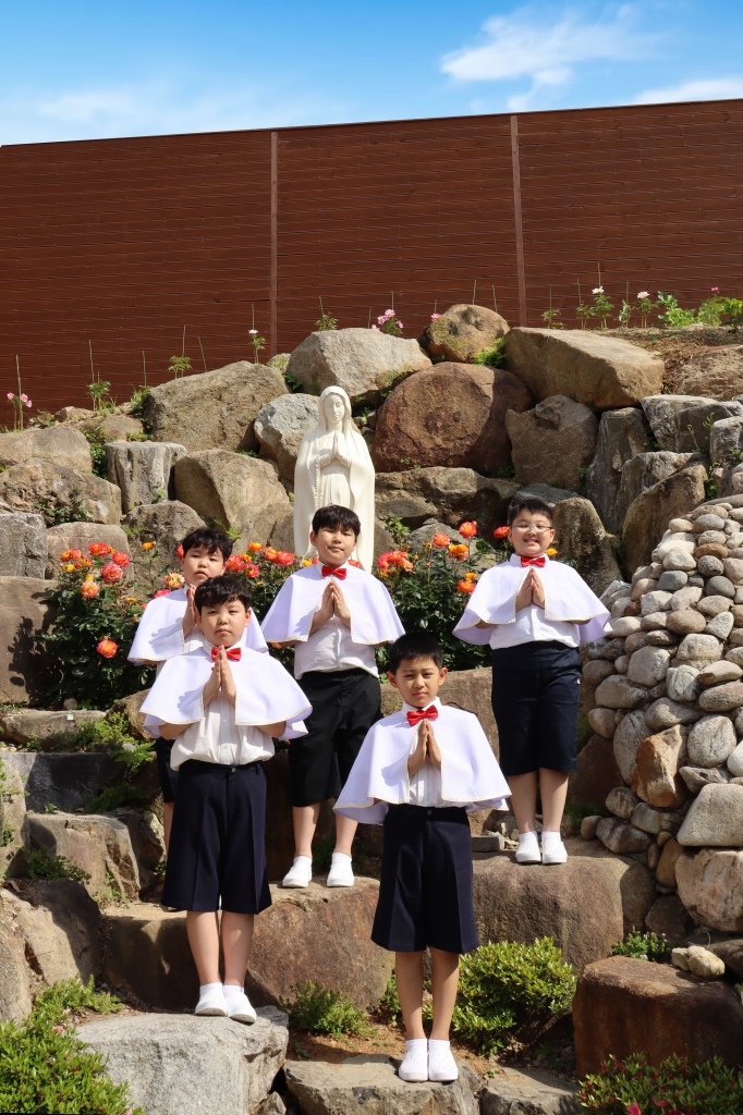 B 성모동산 - 남자어린이들.JPG