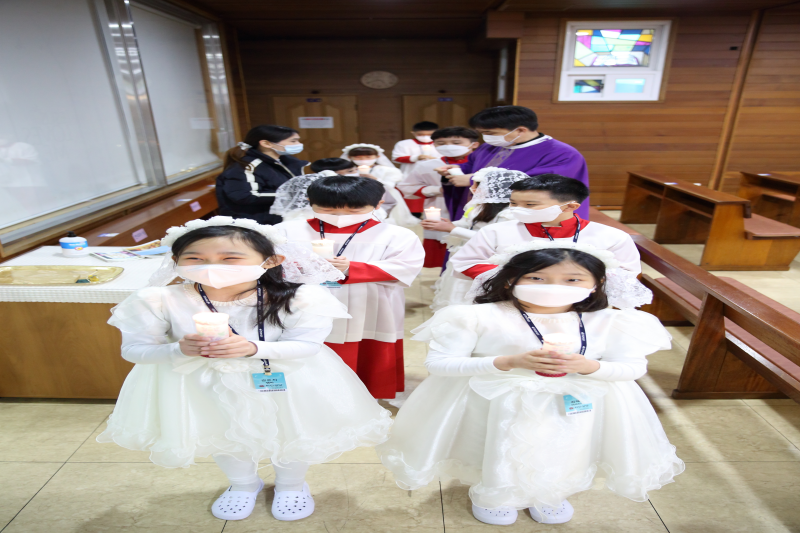 2020-12-19 초등부 세례식 및 첫영성체 (29).png