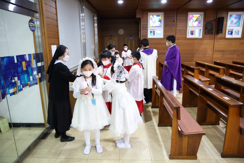 2020-12-19 초등부 세례식 및 첫영성체 (27).png
