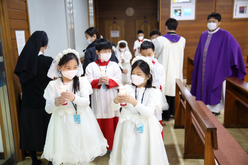 2020-12-19 초등부 세례식 및 첫영성체 (28).png