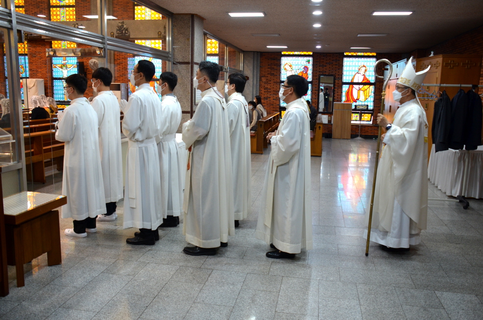 [크기변환]손삼석 요셉 주교님 미사집전 3.JPG