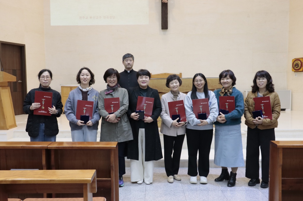 2025_11_16 연차총친목회(8).JPG