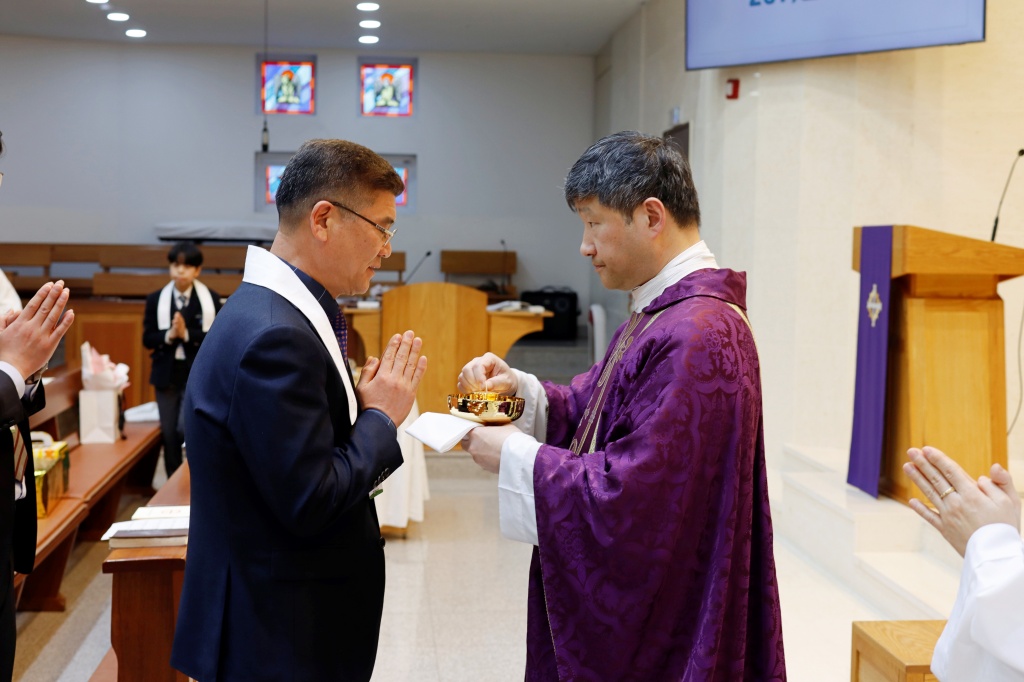 2025_12_21 세례식 (22).JPG