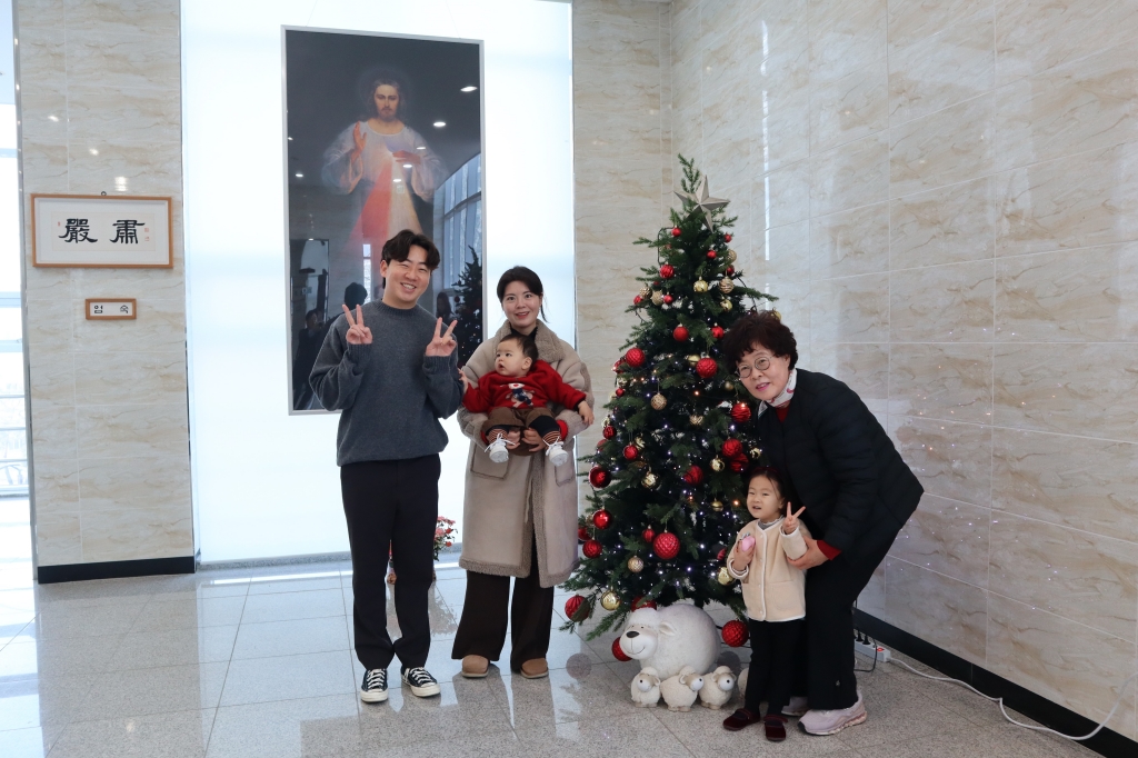 2024_12_25 주님 성탄 대축일 이모저모 (23).JPG