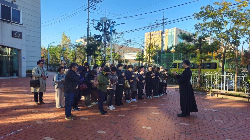 2025_11_03 위령의 날 미사 (3).jpg