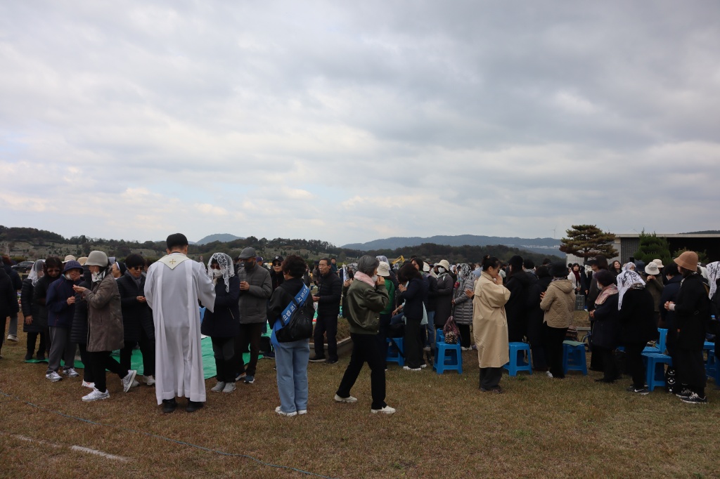 2025_11_03 위령의 날 미사 (9).JPG