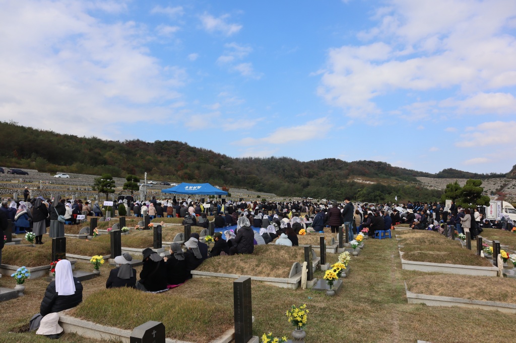 2025_11_03 위령의 날 미사 (7).JPG