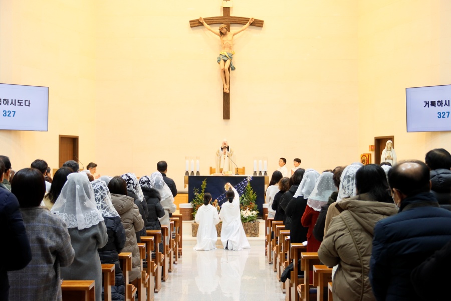 2025_12_24 성탄 성야미사 (25).JPG