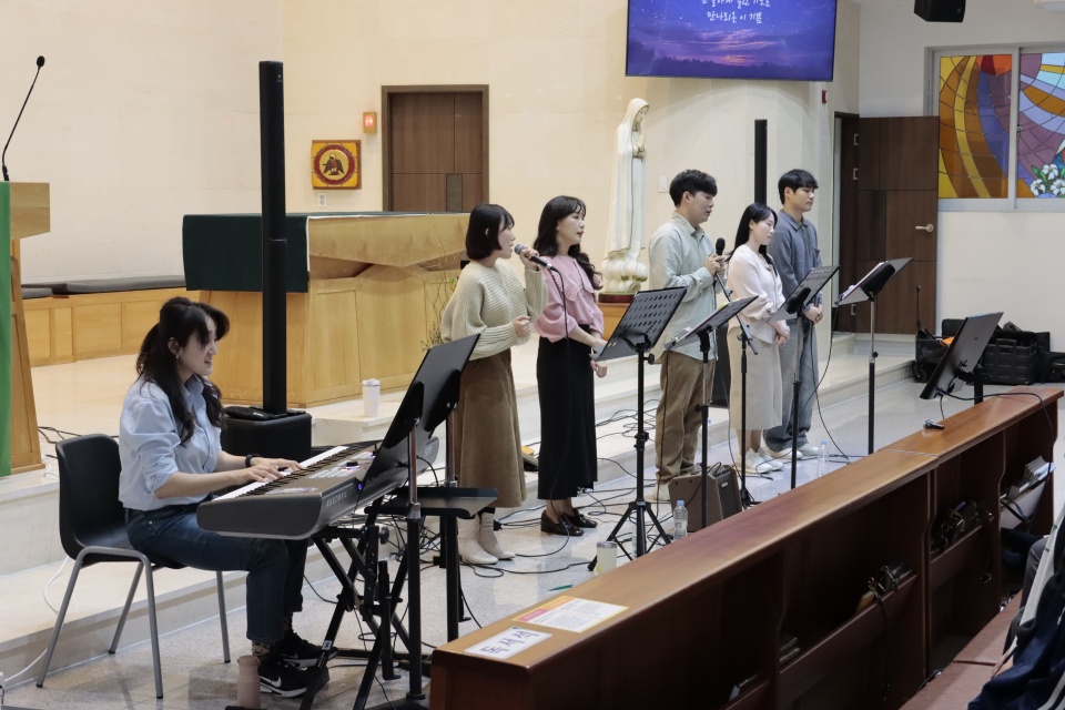 2025_11_17 연총 1부 오후의정원 (11).JPG