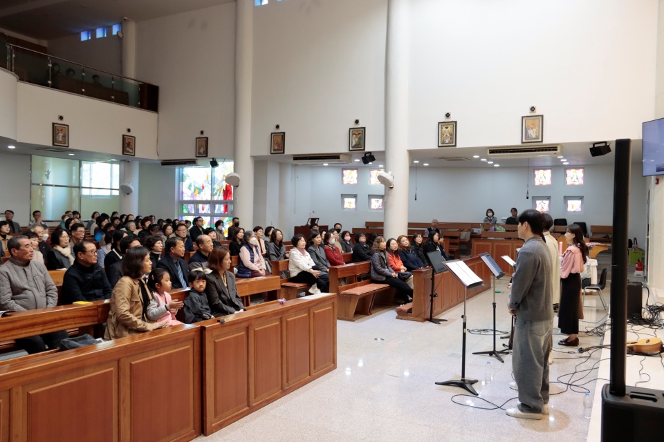 2025_11_17 연총 1부 오후의정원 (15).JPG