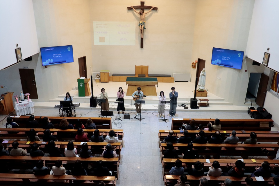 2025_11_17 연총 1부 오후의정원 (5).JPG