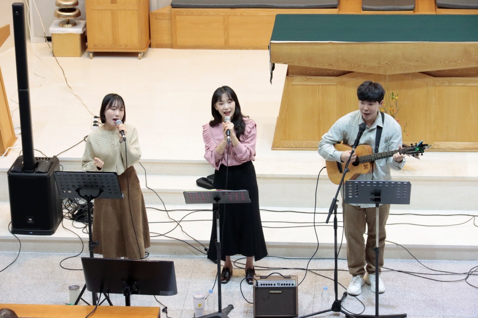 2025_11_17 연총 1부 오후의정원 (8).JPG