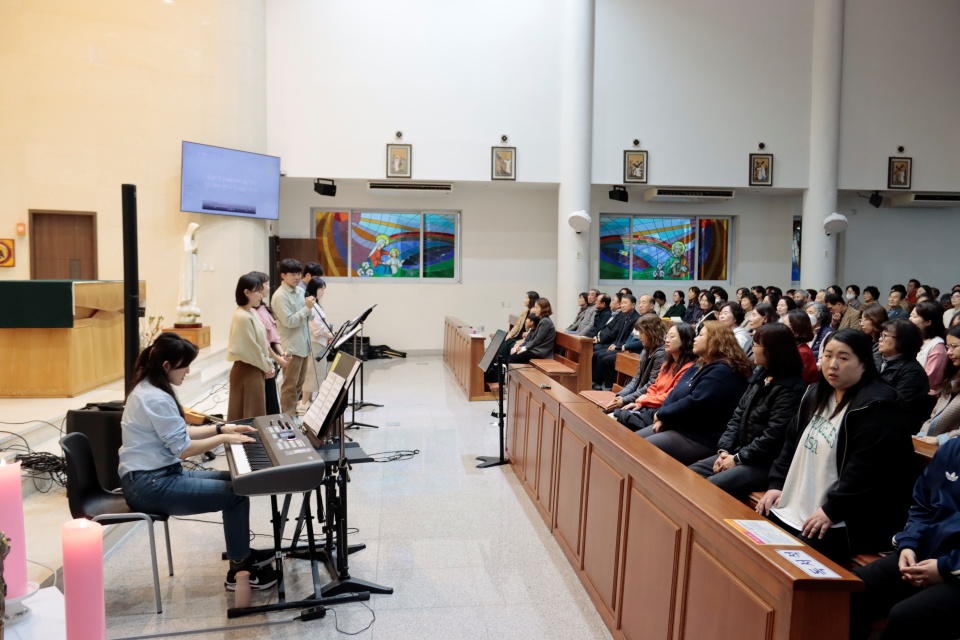 2025_11_17 연총 1부 오후의정원 (16).JPG