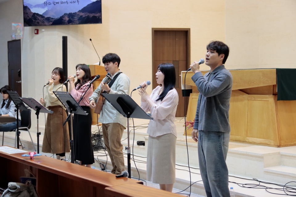 2025_11_17 연총 1부 오후의정원 (22).JPG