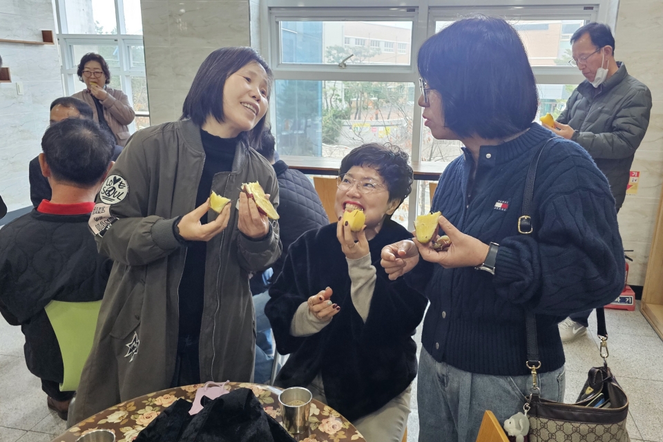 2024_11_24 고구마 나눔 (6).jpg