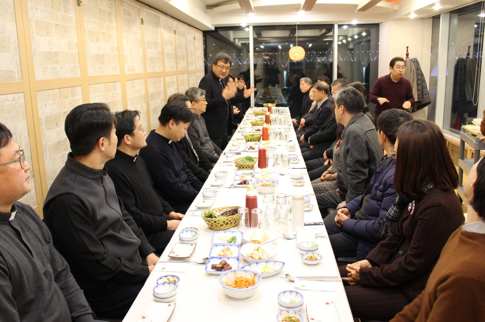 [크기변환]신학대학교수신부님과의 만남 (1).JPG