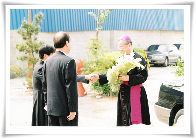 20020407 주교님 본당 사목방문 2002.4.7.jpg