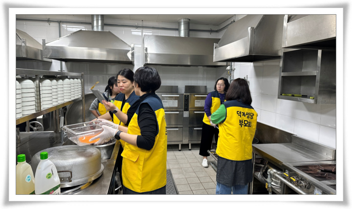 241123_주일학교은총시장08.jpg