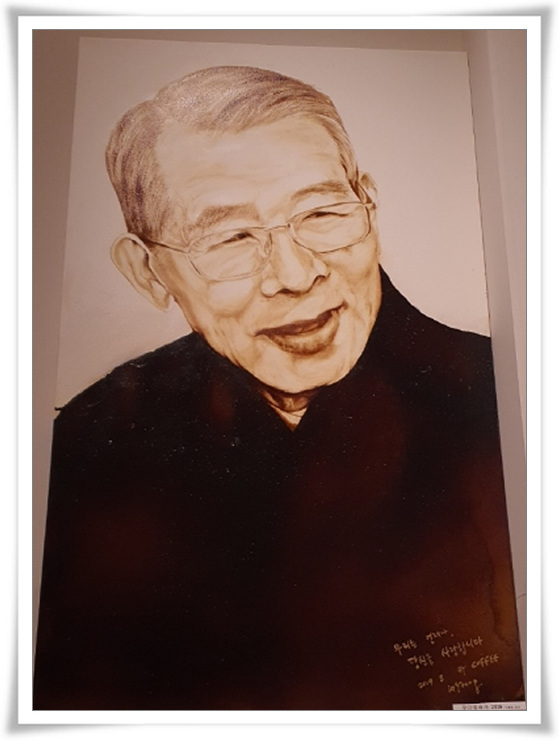사본 -추기경상반신.jpg