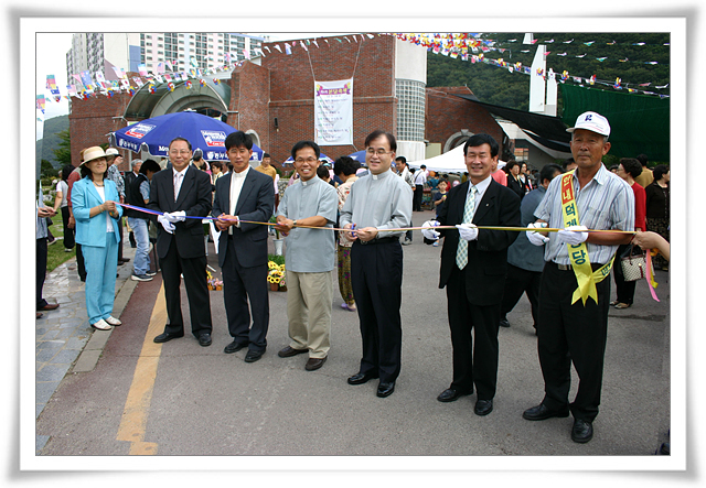20051003 제6회 본당축제 개막.jpg