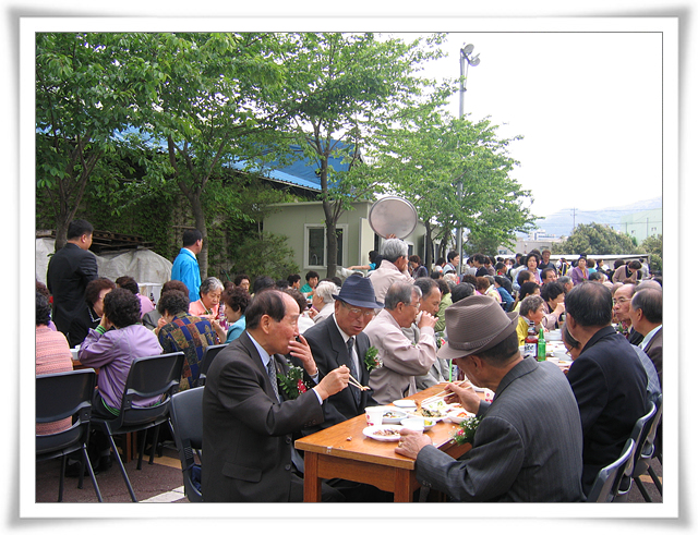 20060507 간이주방 신축 기념 어버이날 식사.jpg