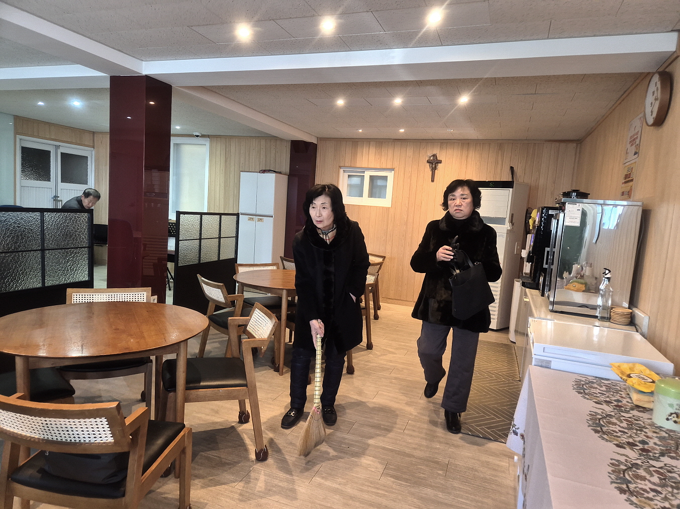[꾸미기]KakaoTalk_20250209_203708463_12.jpg