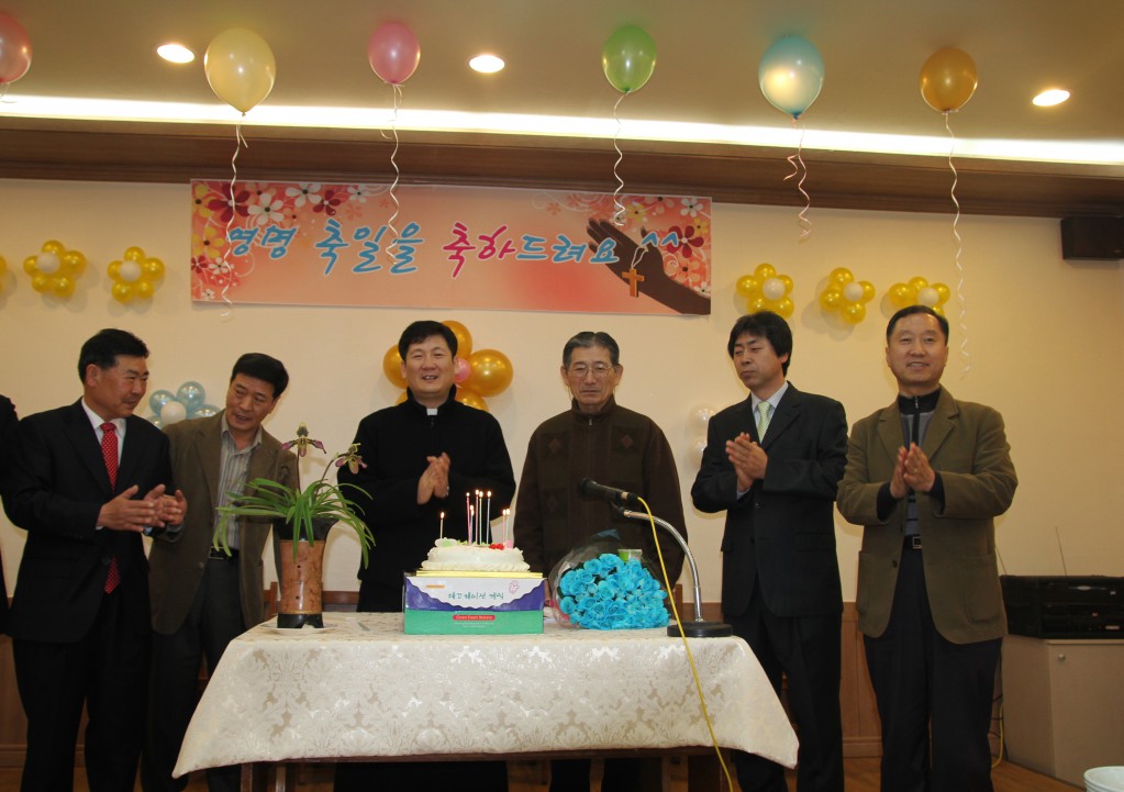 2010 신부님영명축일.jpg