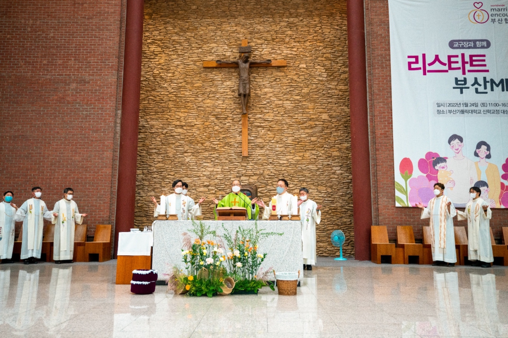 주교님미사.jpg