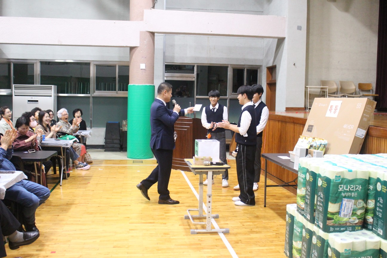 IMG_5546_copy_1296x864.jpg