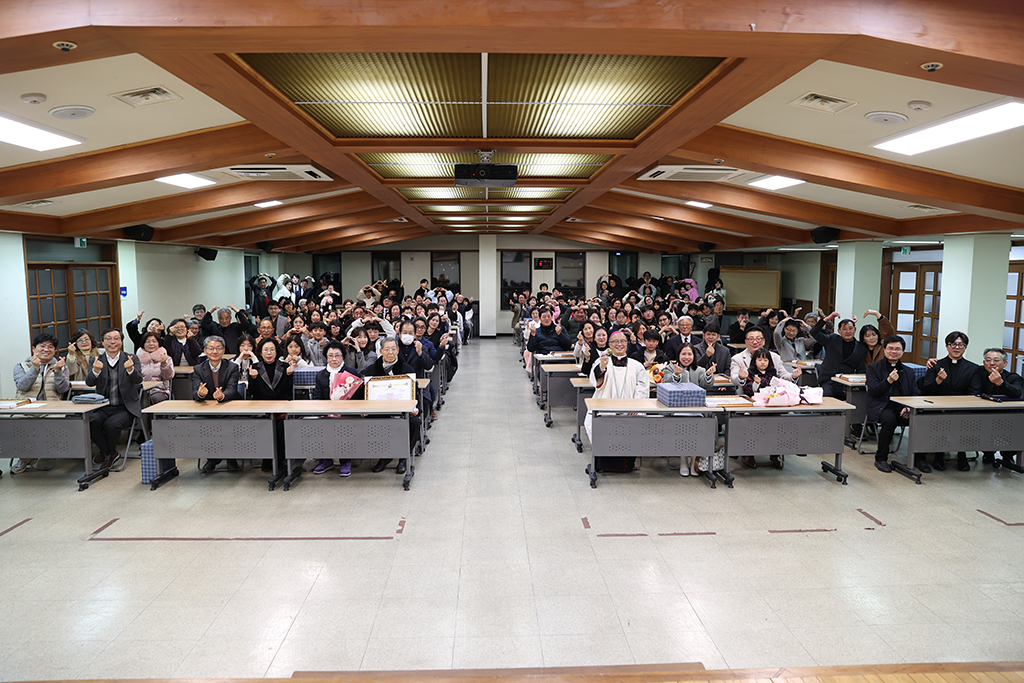 2025-12-12 교구청 성가정 축복식 (209).JPG