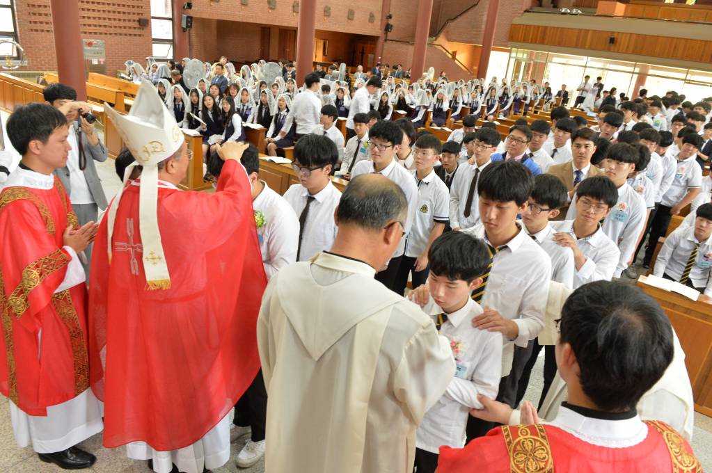 20180928성모학원산하학교견진성사011.JPG