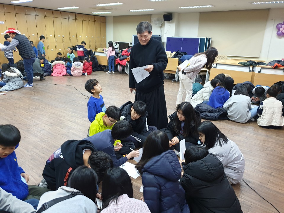 2019-12-21 주일학교 성탄맞이 행사 (45).jpg