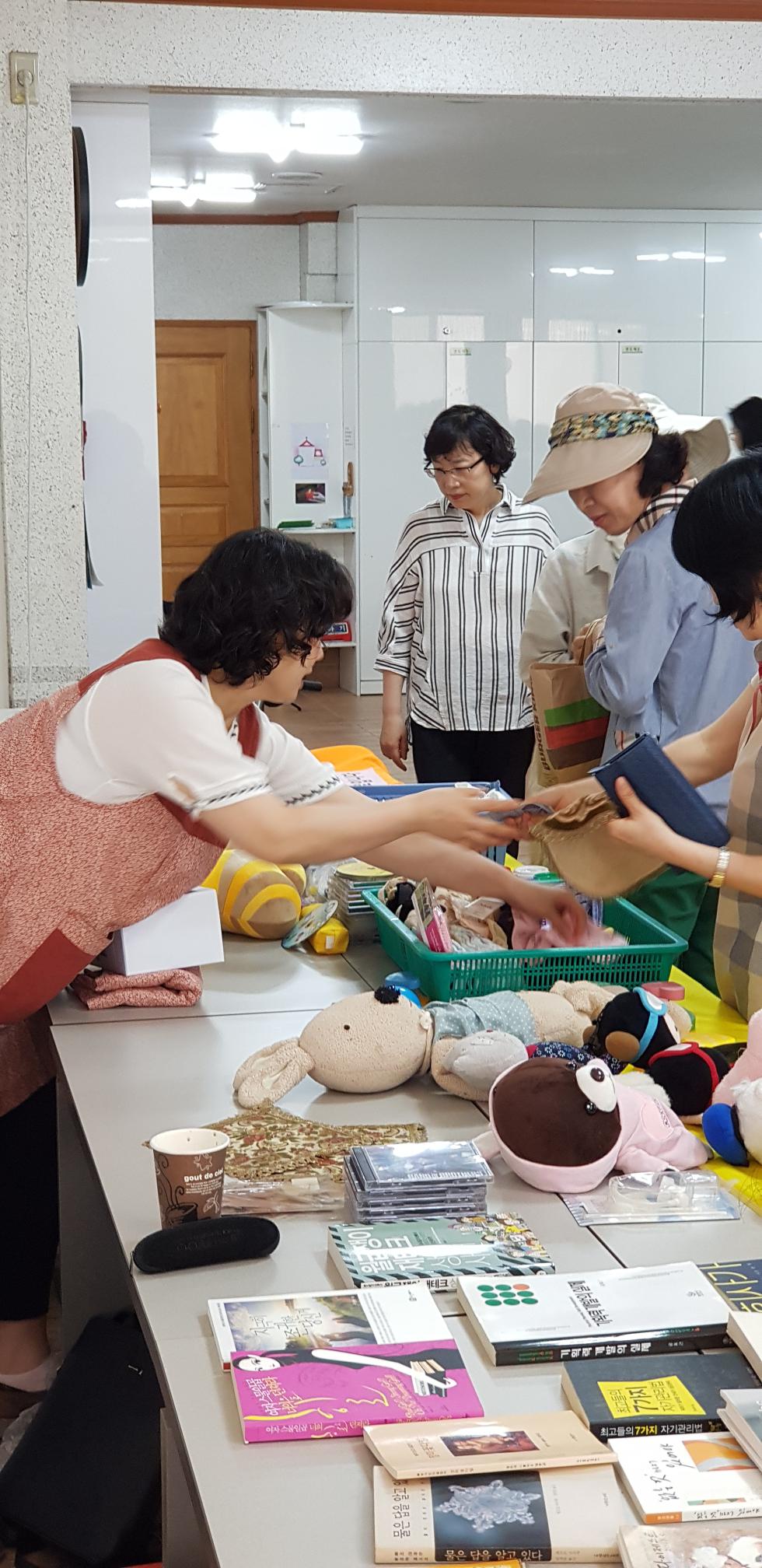 20180722동래성당이웃돕기사랑의나눔장터007.jpg