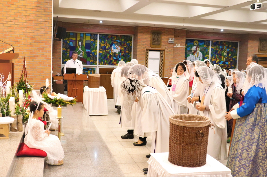 [크기변환]주님 성탄 대축일 밤 미사 4.jpg