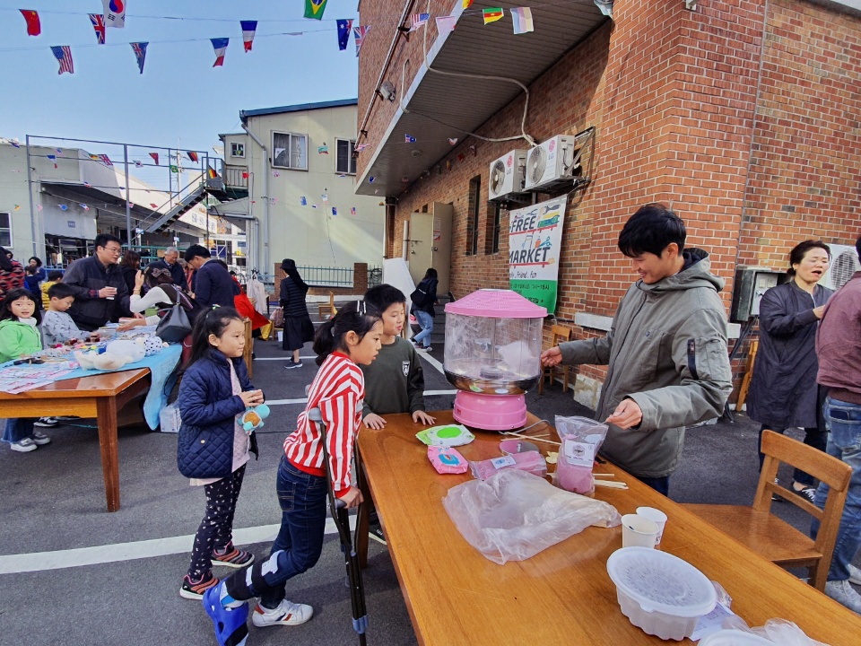 20191116삼산성당자모회플리마켓개최006.jpg