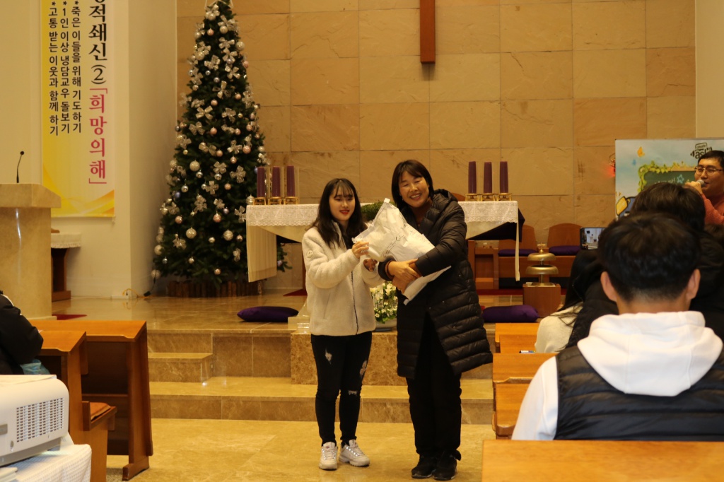 2019-12-21 주일학교 중고등부 대부모님과 함께하는 교리골든벨 (55).JPG