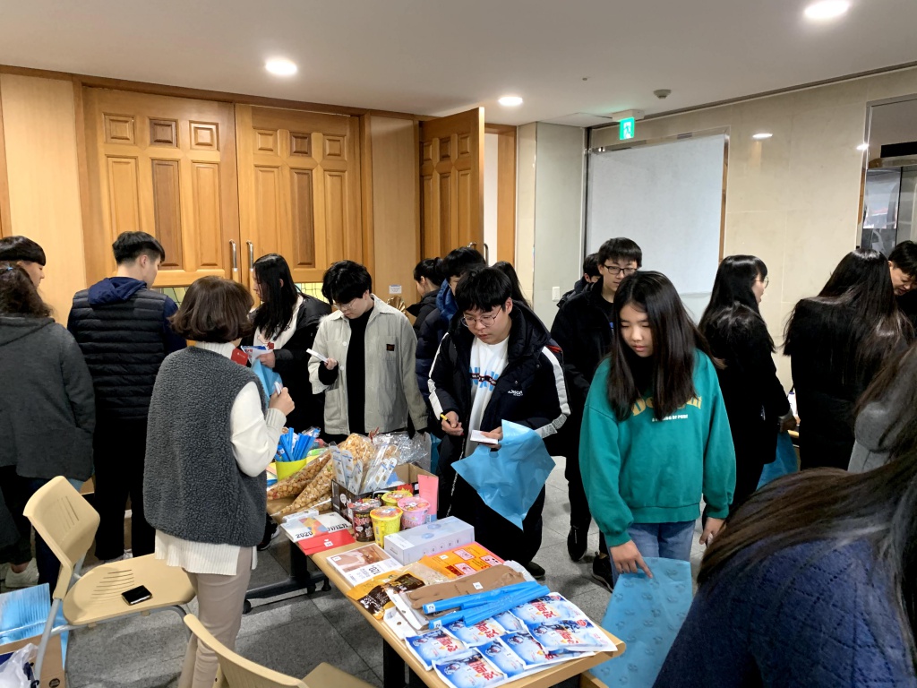 2019-12-21 주일학교 은총시장 (2).jpg