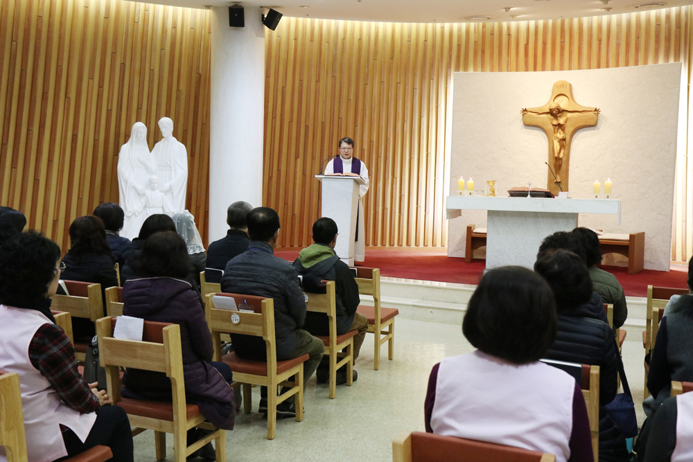 자원봉사자학교개강미사1.jpg