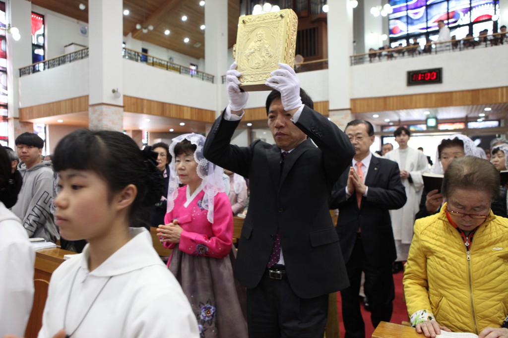 2017-04-16  10-49-12부활대축일_중앙_040.JPG