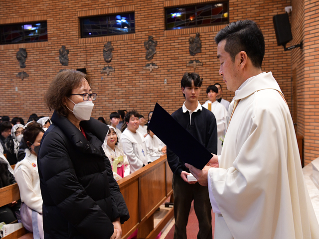 교리교사25년 근속상시상 (2).jpg