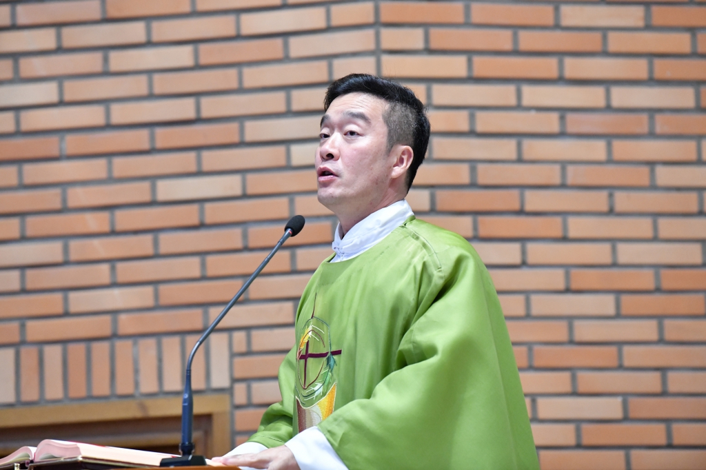 2024년 김종남스테파노 주임신부님 송별미사 (13).jpg