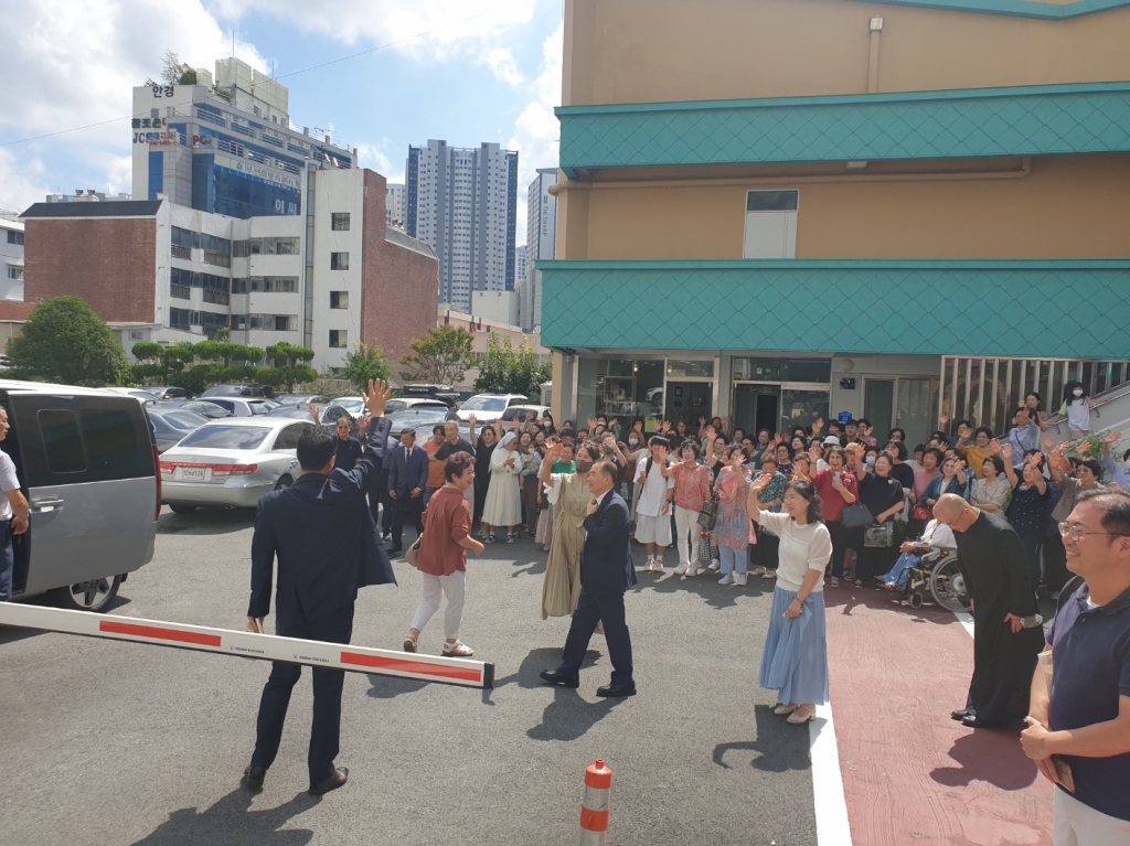 김종남 스테파노 신부님 환송식(2024. 8. 16) (18).jpg